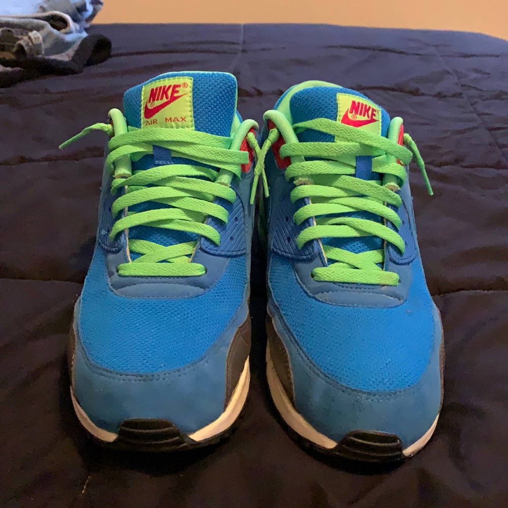 I’m selling my custom shoes that they don’t make.